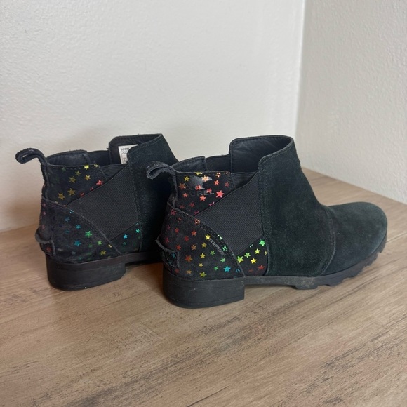 Sorel Youth Emelie Chelsea Booties Girl's Black Suede Rainbow Stars - Picture 9 of 10
